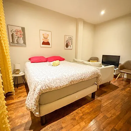 Apartment Centre -